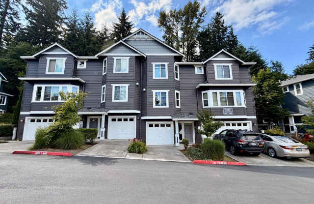Spacious 2 Bed 2.5 Bath Lakemont Townhome with Greenbelt Views.