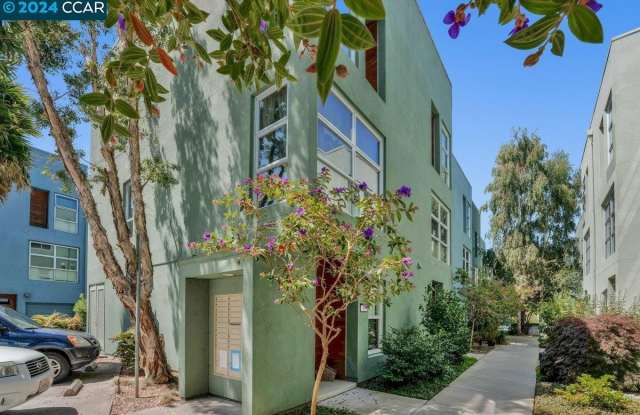 62 Glashaus Loop
