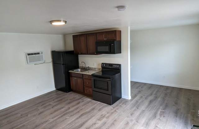 912 W 2nd Street unit: 9