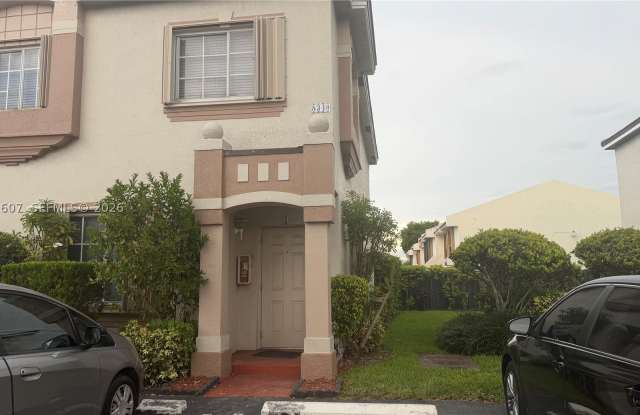 8340 NW 10th St