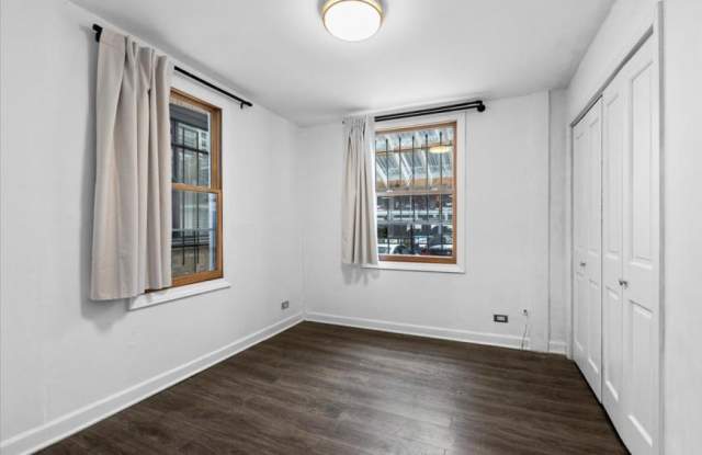 14 W Chestnut Street