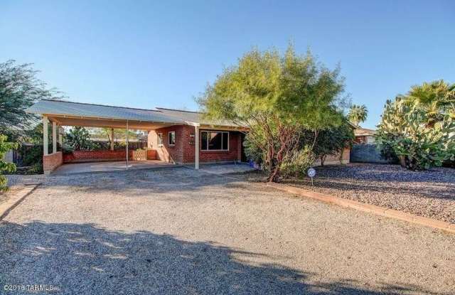 Photo of 1137 N Nema Avenue