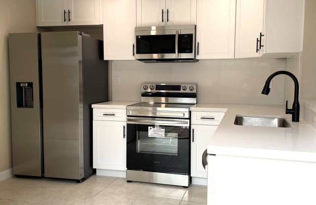 Photo of 4702 Southwest 67th Avenue - O-19Unit O-19