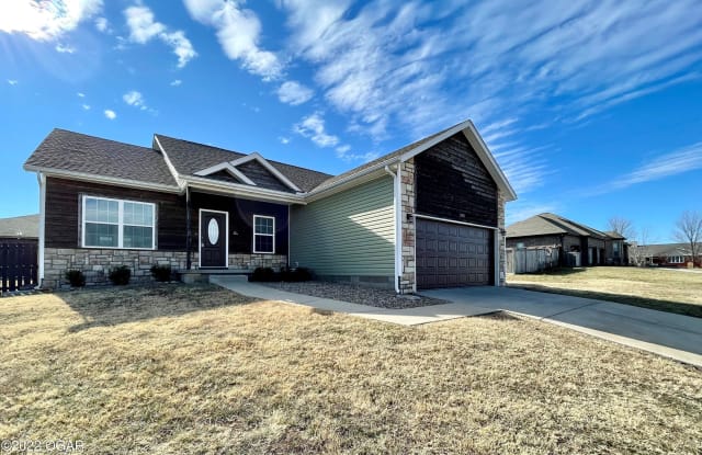 2402 Illinois Avenue - 2402 Illinois Avenue, Joplin, MO 64804