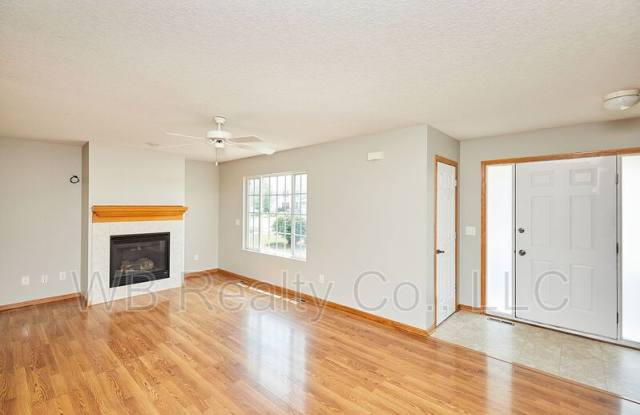 615 SE Prairie Park Lane