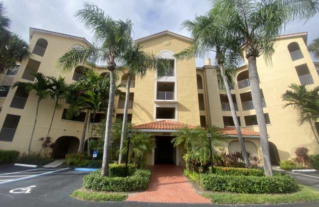 Photo of 400 Uno Lago Drive