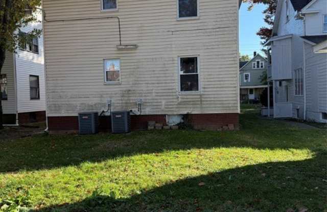 1235 18th Street NW unit: 2