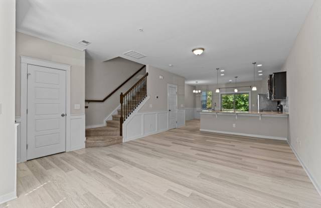 Gorgeous Townhome in N. Raleigh, Top Amenities  Finishes, Community Pool, Pet Friendly!