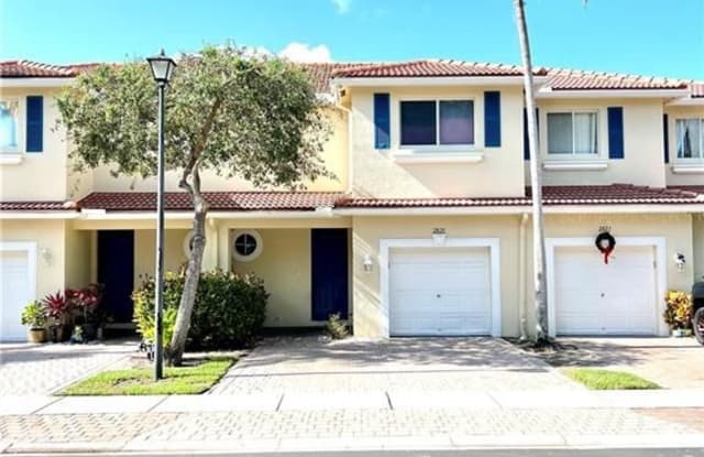 2825 S Evergreen Cir - 2825 South Evergreen Circle, Boynton Beach, FL 33426