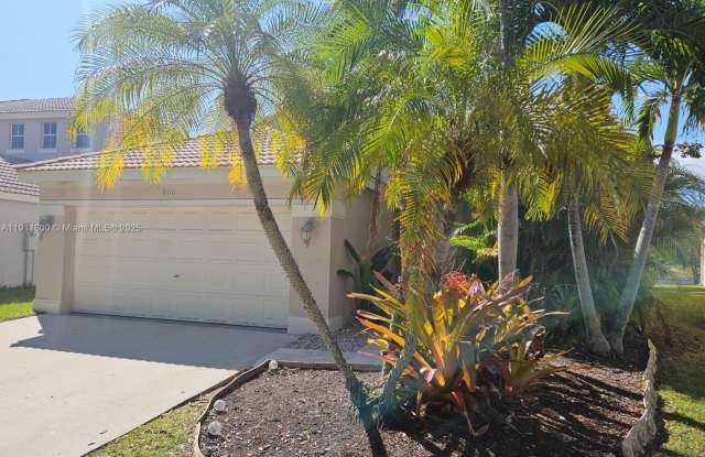 900 Savannah Falls Dr