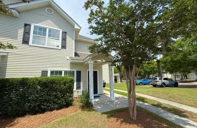 Move in Ready Three Bedroom Townhome in West Ashley