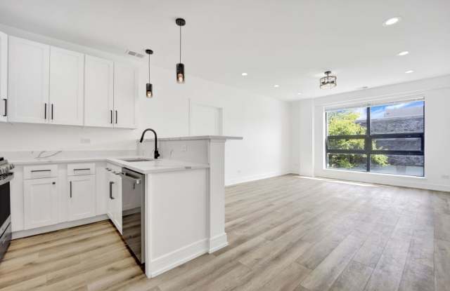 Photo of 4350 West Lawrence Avenue