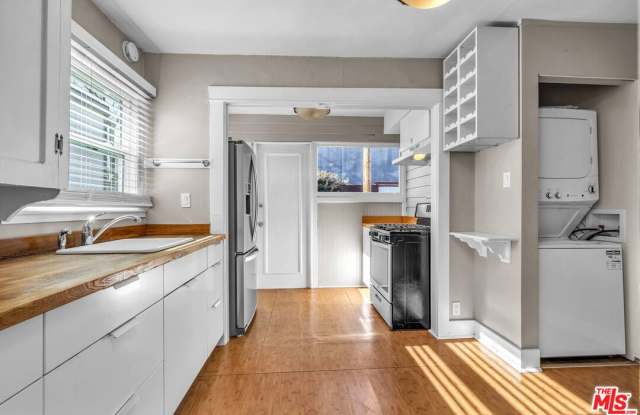 609 1/2 Milwood Avenue