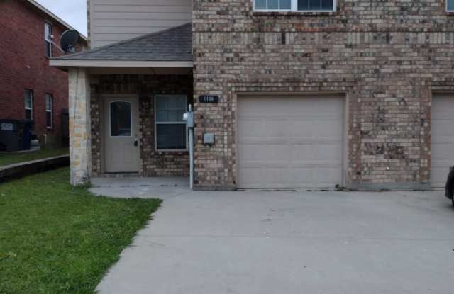 1106 Parkway Trail