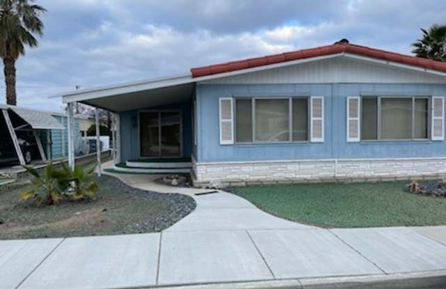 2 Bedroom 2 Bath Remodeled Mobile Home in Valle Hermosa. Available now!