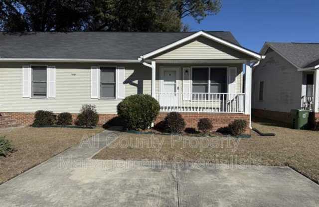 Photo of 1908 Greenoaks Rd