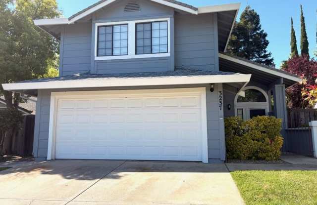 3237 Lowther Way