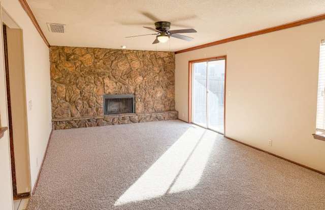Prime Edmond Location | 3-Bed Duplex Near Boulevard & Broadway