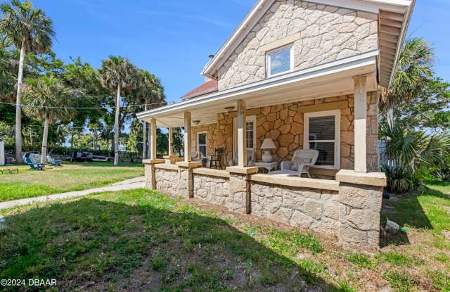 239 N Halifax Avenue