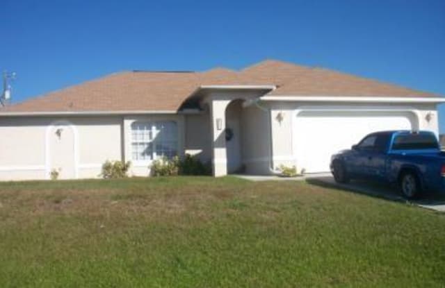 427 NW 10th ST - 427 Northwest 10th Street, Cape Coral, FL 33993