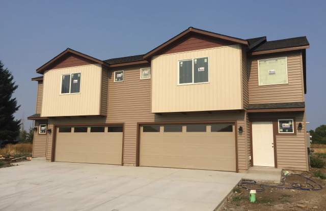 1104 N Tschirley Rd