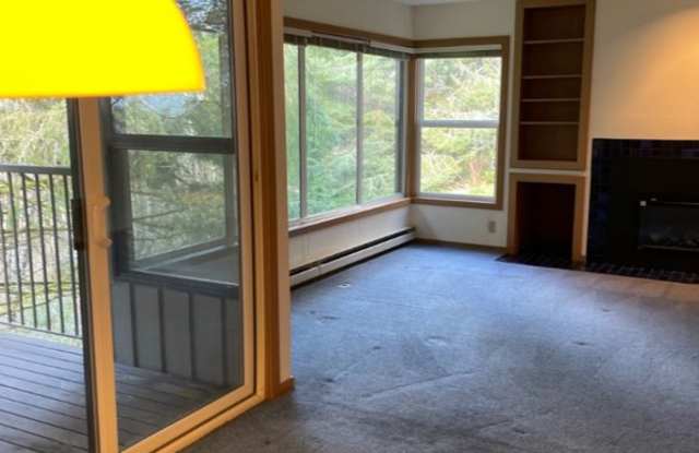 5801 Northeast Voyage Avenue #10