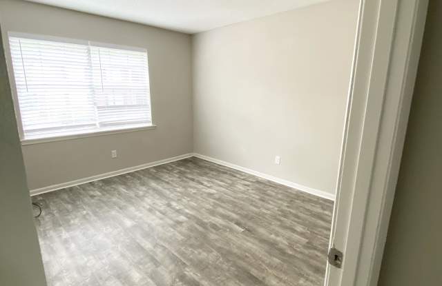 2044 High School Road, Hueytown, AL. 35023 - D