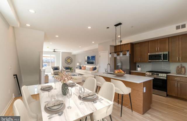 1350 S HOLLYWOOD AVENUE