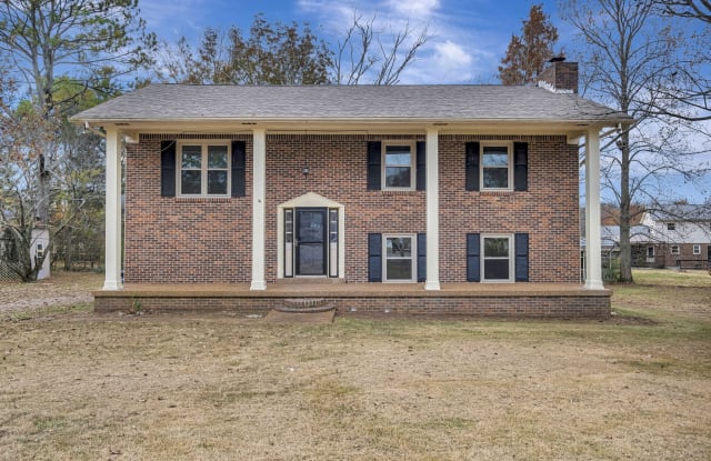 1006 Roseview Dr - 1006 Roseview Drive, Columbia, TN 38401