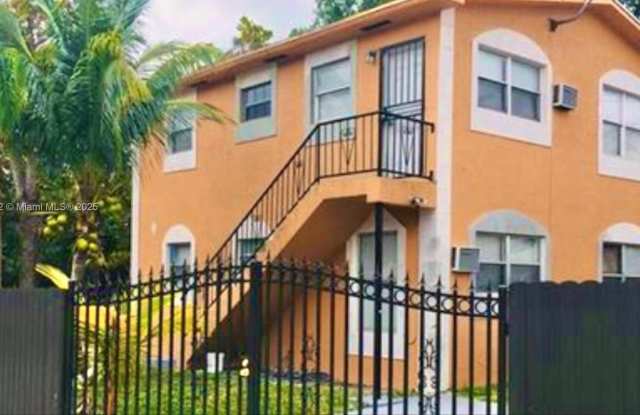 Photo of 36 NE 64th Ter