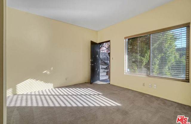 Photo of 364 Pershing Drive