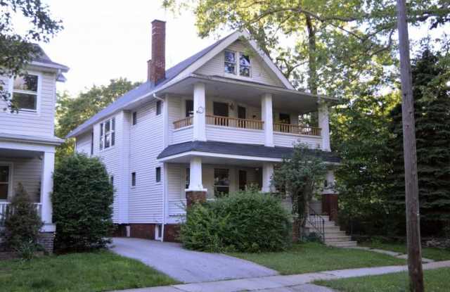 2316 Grandview Ave.First Floor