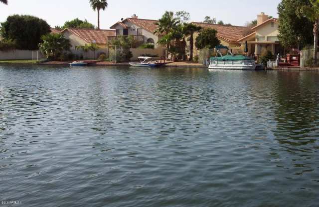 11018 W POINSETTIA Drive