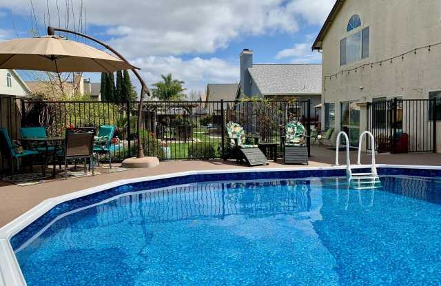 875 Stonegate Circle