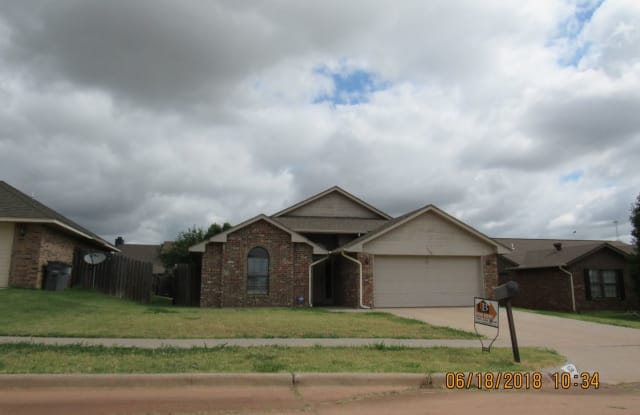 1622 SE Hillcrest Ave - 1622 Southeast Hillcrest Avenue, Lawton, OK 73501