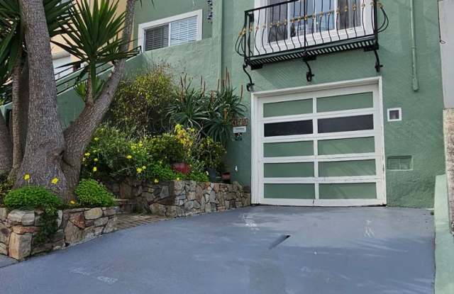 This Home Is Sittin' On Top Of The Hill In Daly City Overlooking The Bay! photos photos