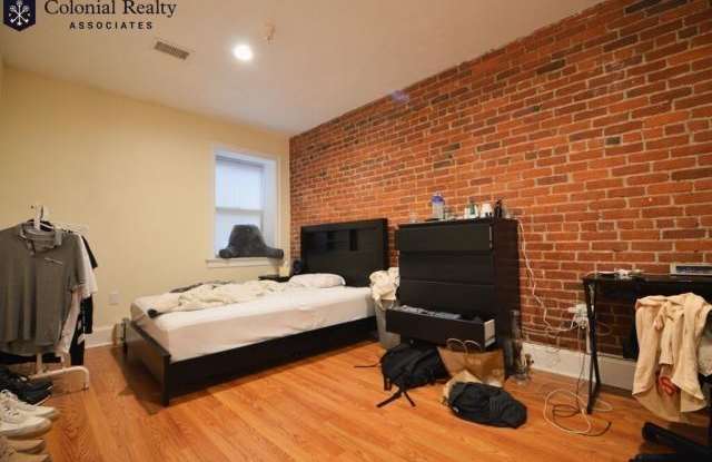 1193 Beacon