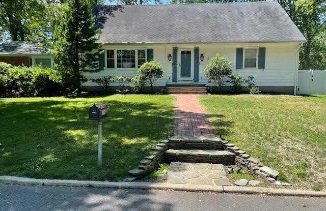 2002 Vernon Street