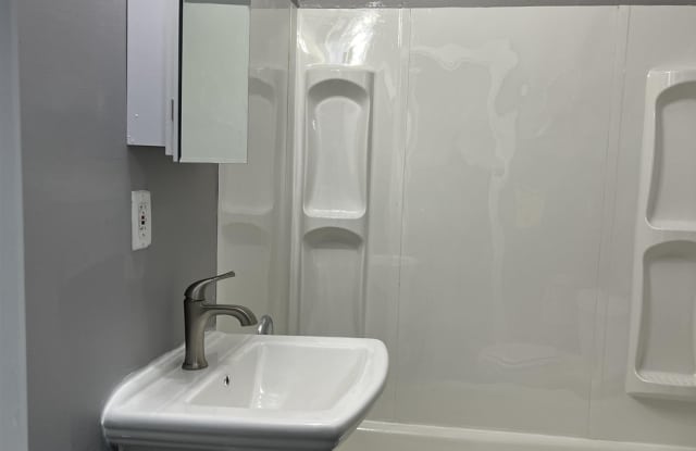 2545 Spottswood Avenue