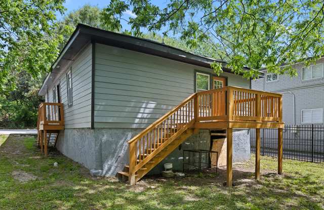 Photo of 712 North Avenue Northwest - B