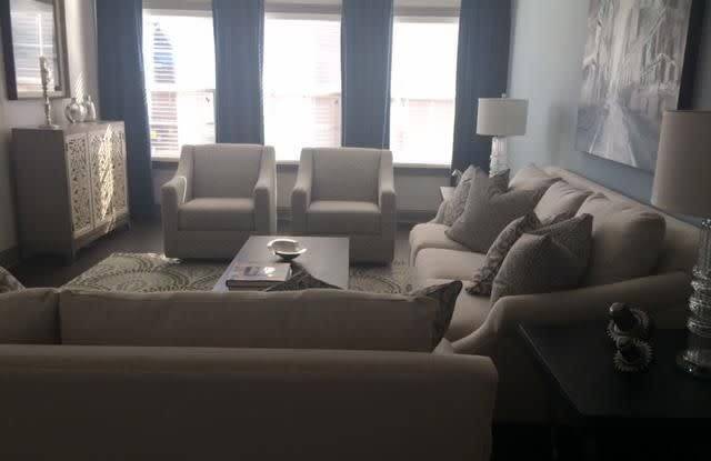 Larkspur Pointe