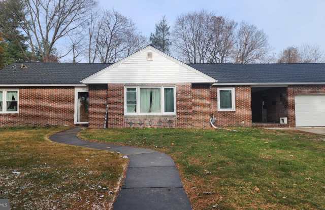 Photo of 211 UNIVERSITY Boulevard