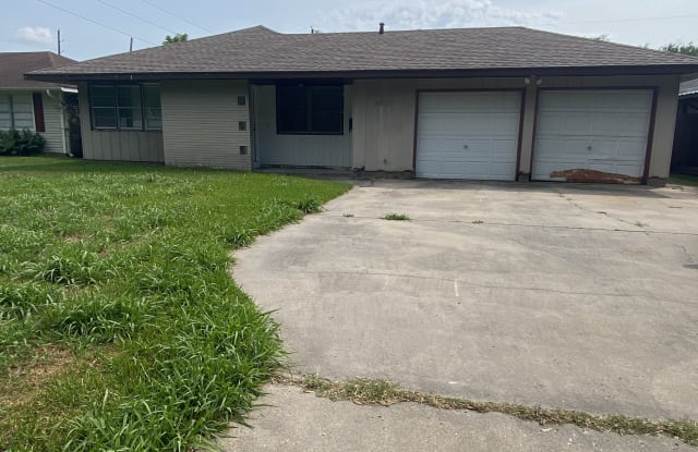 4811 Kent Ave - 4811 Kent Avenue, Groves, TX 77619