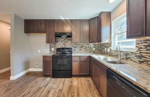 Photo of 1702 Clark St