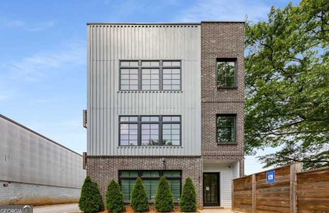 417 E College Avenue unit: 302