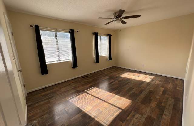 165 Brown Boulevard unit: Q