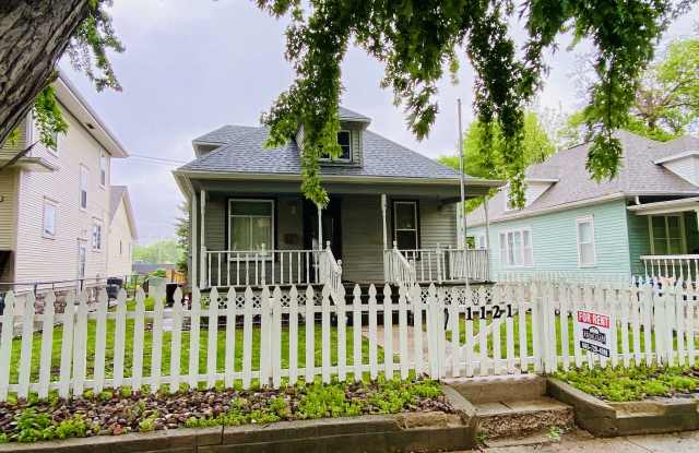 1121 South Dakota Avenue