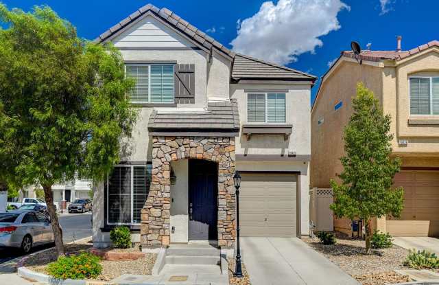 Beautiful Home in Lamplight Gardens at Silverado gated community