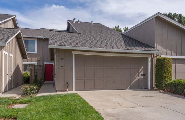 Photo of Harborside Waterfront 4 Bed/2.5 Bath Townhouse in Foster City