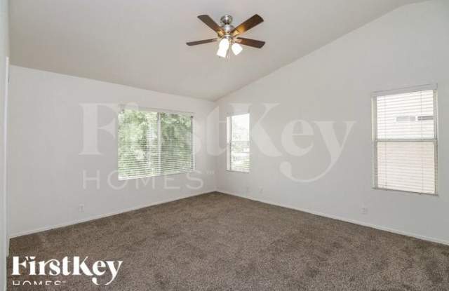 1562 East Oakland Street